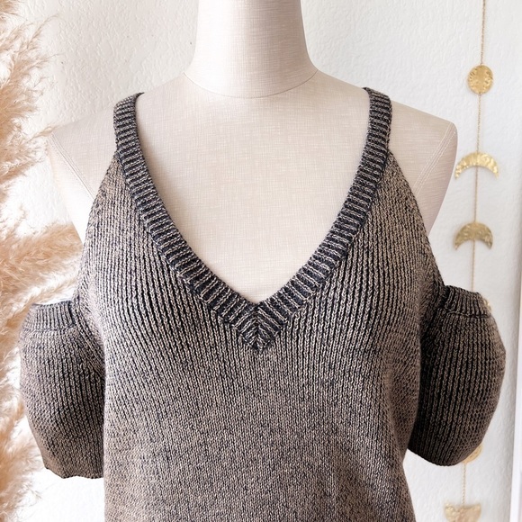 SPLENDID Surrey Marl Cold Shoulder Wool Knit V Neck Top - Picture 6 of 14